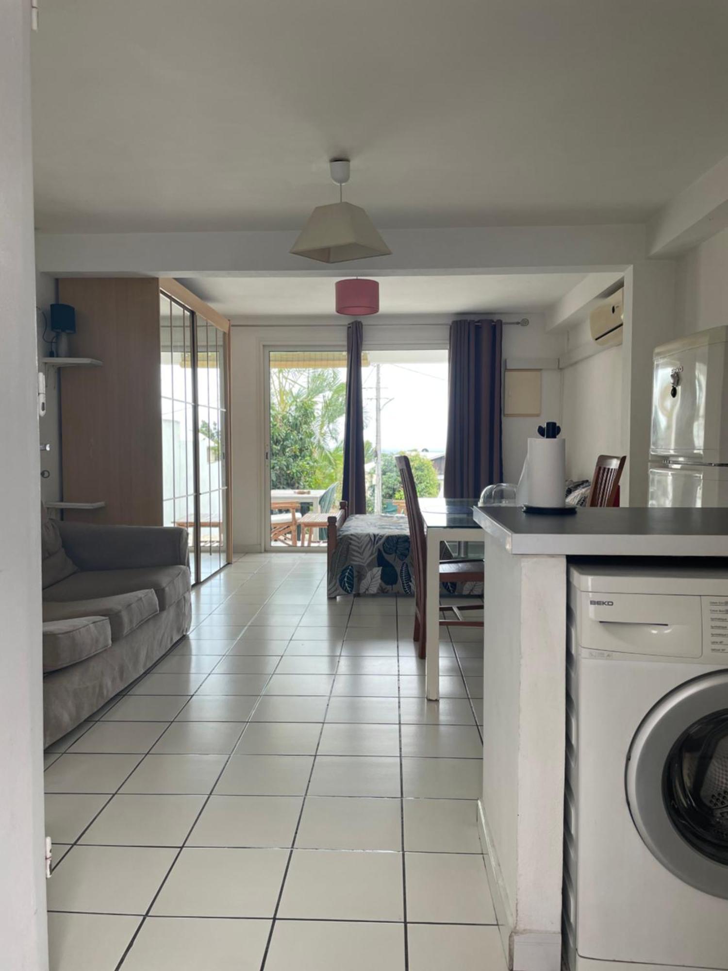 Studio 40M2 Saint Gilles Les Bains Bagian luar foto