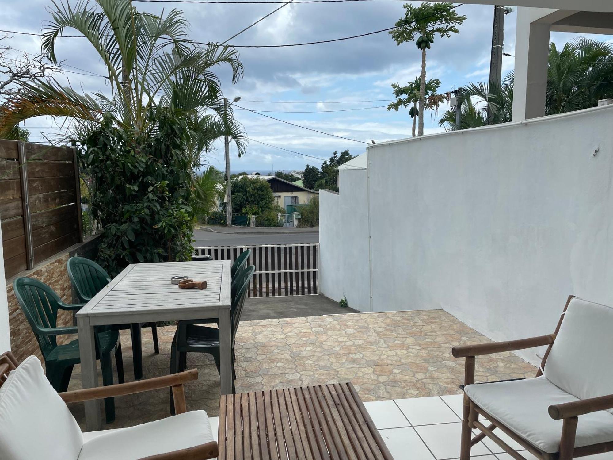 Studio 40M2 Saint Gilles Les Bains Bagian luar foto